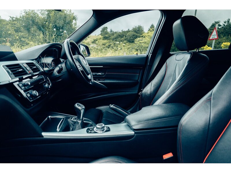 BMW 2.0 318d Sport Touring 5dr Diesel Manual Euro 6 (s/s) (150 ps)