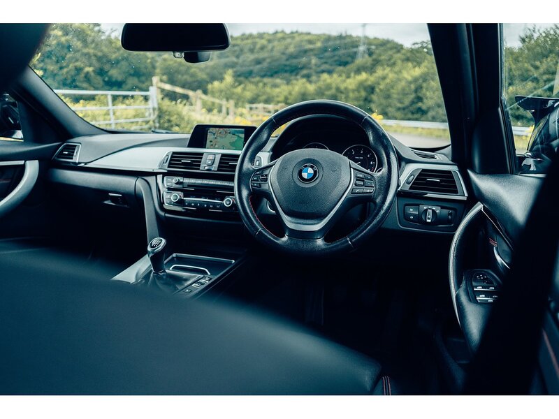 BMW 2.0 318d Sport Touring 5dr Diesel Manual Euro 6 (s/s) (150 ps)