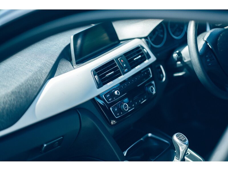 BMW 2.0 320d ED Plus Saloon 4dr Diesel Manual Euro 6 (s/s) (163 ps)