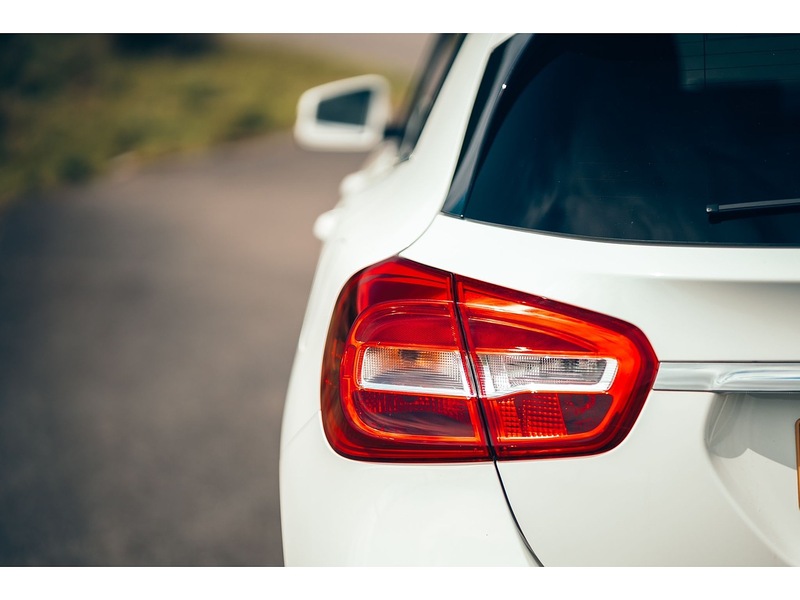 Mercedes-Benz 2.1 GLA200d SE (Executive) SUV 5dr Diesel 7G-DCT Euro 6 (s/s) (136 ps)