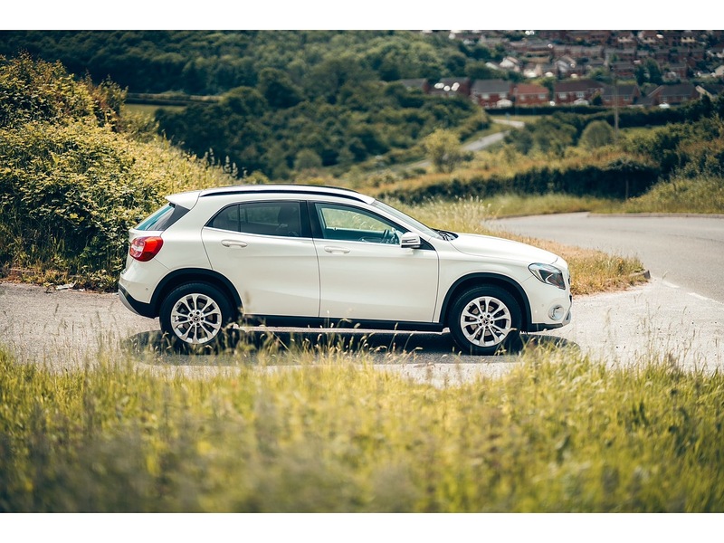 Mercedes-Benz 2.1 GLA200d SE (Executive) SUV 5dr Diesel 7G-DCT Euro 6 (s/s) (136 ps)