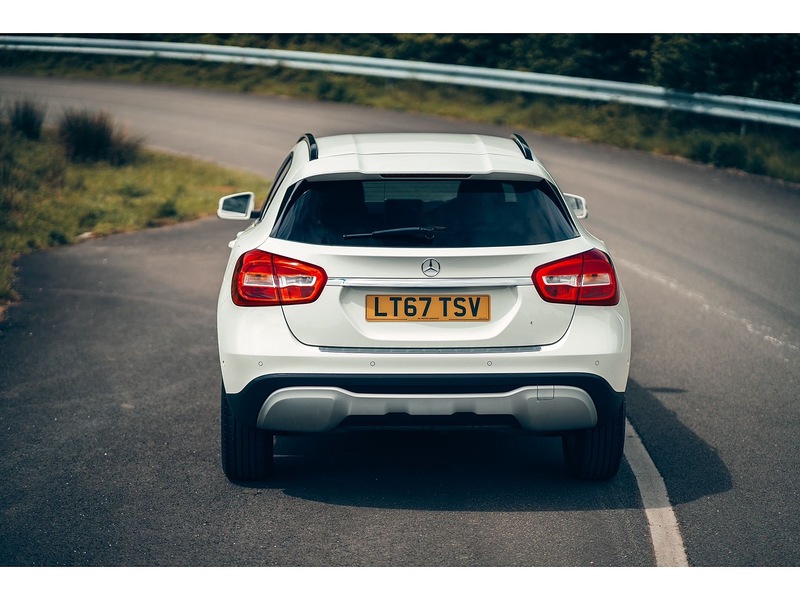 Mercedes-Benz 2.1 GLA200d SE (Executive) SUV 5dr Diesel 7G-DCT Euro 6 (s/s) (136 ps)