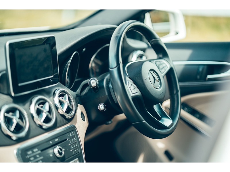 Mercedes-Benz 2.1 GLA200d SE (Executive) SUV 5dr Diesel 7G-DCT Euro 6 (s/s) (136 ps)