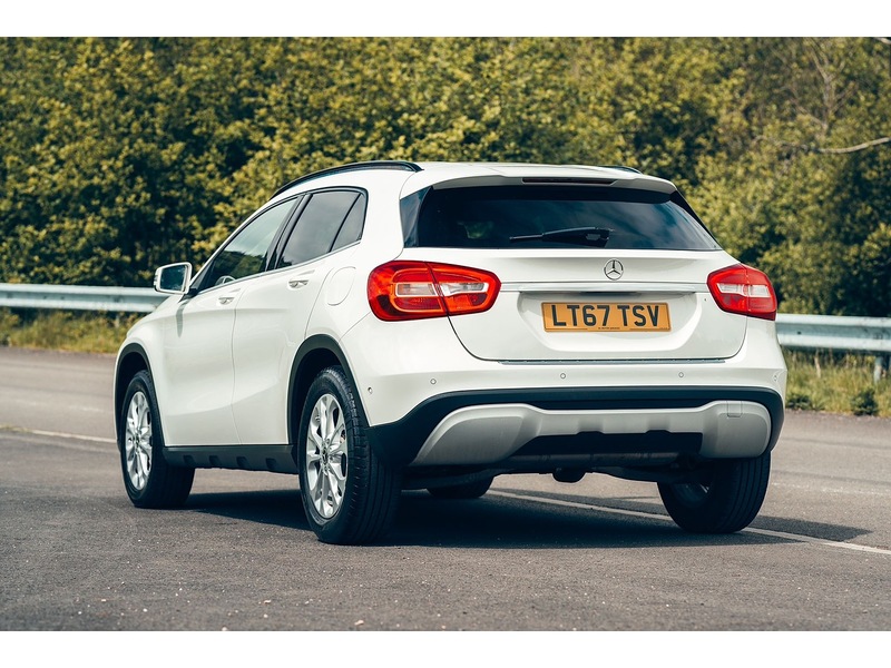 Mercedes-Benz 2.1 GLA200d SE (Executive) SUV 5dr Diesel 7G-DCT Euro 6 (s/s) (136 ps)