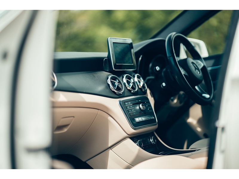 Mercedes-Benz 2.1 GLA200d SE (Executive) SUV 5dr Diesel 7G-DCT Euro 6 (s/s) (136 ps)