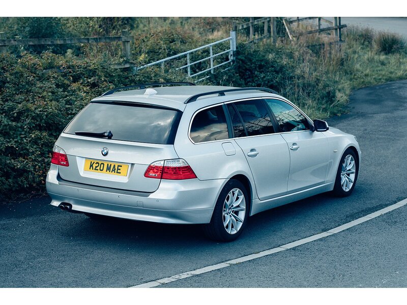 BMW 3.0 525d SE Business Edition Touring 5dr Diesel Steptronic Euro 4 (197 ps)