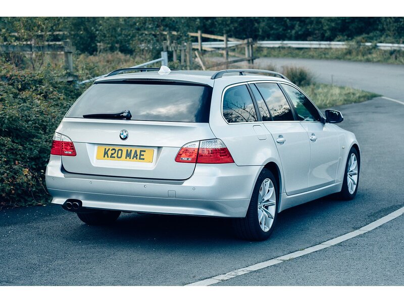 BMW 3.0 525d SE Business Edition Touring 5dr Diesel Steptronic Euro 4 (197 ps)