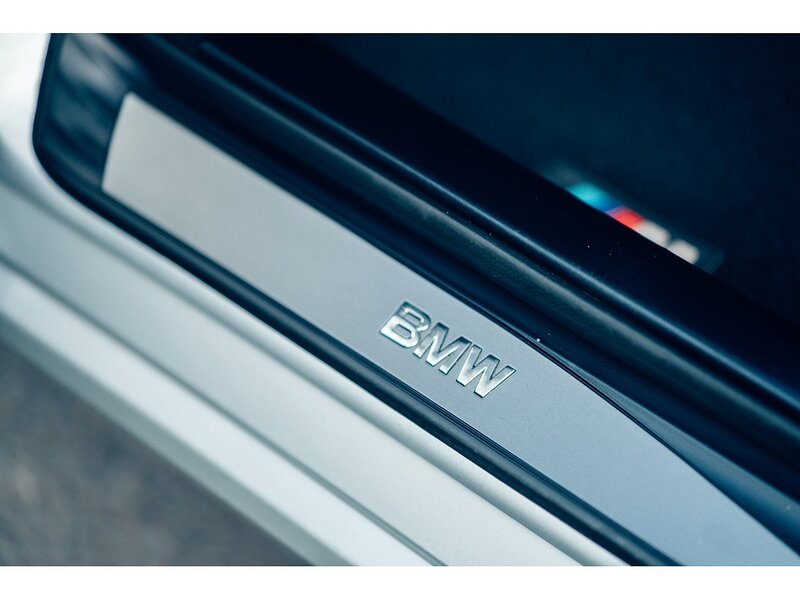 BMW 3.0 525d SE Business Edition Touring 5dr Diesel Steptronic Euro 4 (197 ps)