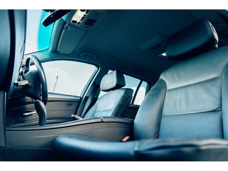 BMW 3.0 525d SE Business Edition Touring 5dr Diesel Steptronic Euro 4 (197 ps)