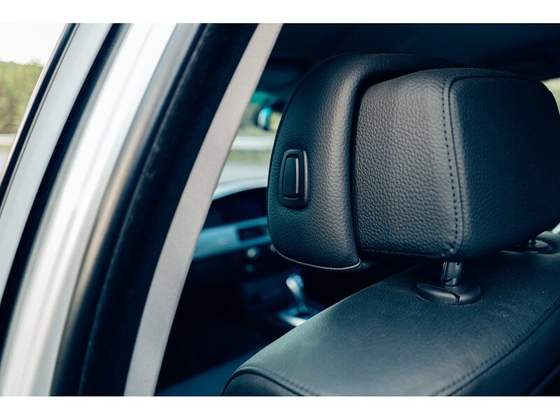 BMW 3.0 525d SE Business Edition Touring 5dr Diesel Steptronic Euro 4 (197 ps)