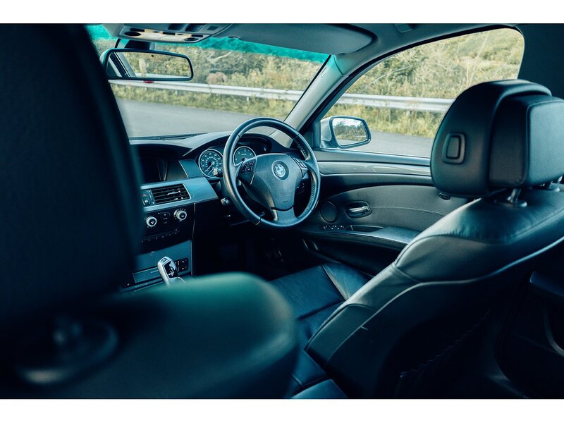 BMW 3.0 525d SE Business Edition Touring 5dr Diesel Steptronic Euro 4 (197 ps)