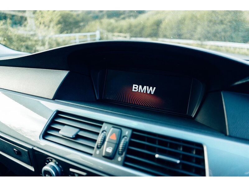 BMW 3.0 525d SE Business Edition Touring 5dr Diesel Steptronic Euro 4 (197 ps)