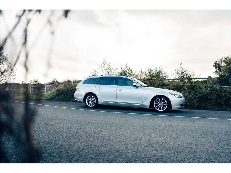 BMW 3.0 525d SE Business Edition Touring 5dr Diesel Steptronic Euro 4 (197 ps)