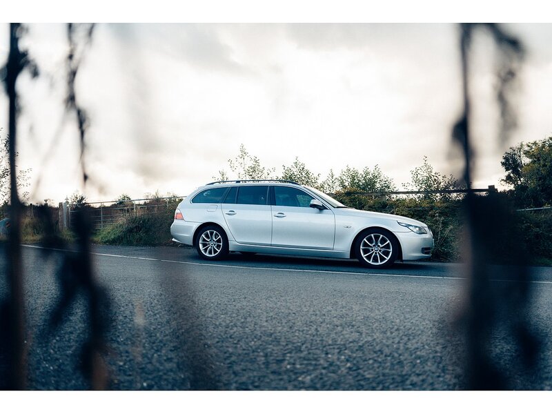 BMW 3.0 525d SE Business Edition Touring 5dr Diesel Steptronic Euro 4 (197 ps)