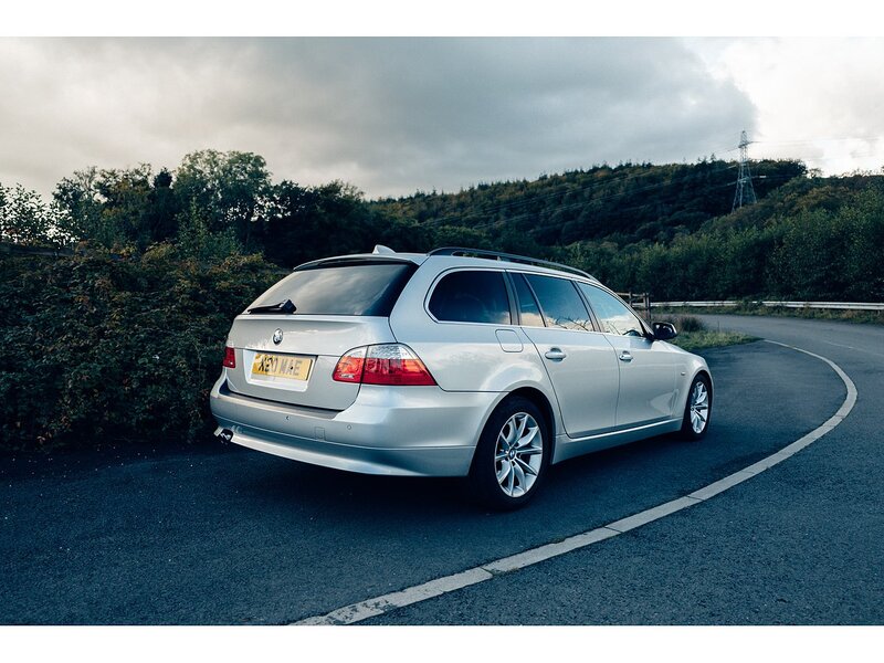 BMW 3.0 525d SE Business Edition Touring 5dr Diesel Steptronic Euro 4 (197 ps)