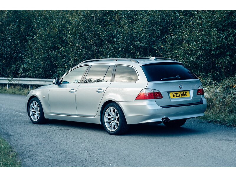 BMW 3.0 525d SE Business Edition Touring 5dr Diesel Steptronic Euro 4 (197 ps)