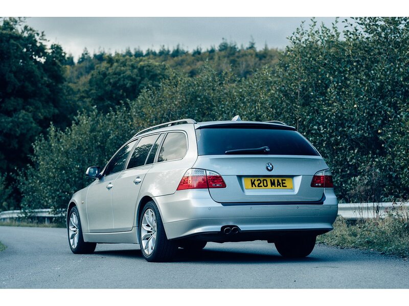 BMW 3.0 525d SE Business Edition Touring 5dr Diesel Steptronic Euro 4 (197 ps)