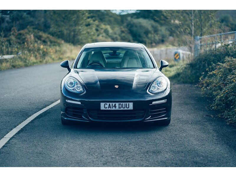 Porsche 3.0D V6 Hatchback 5dr Diesel TiptronicS Euro 5 (s/s) (300 ps)