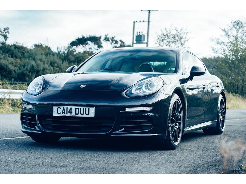 Porsche 3.0D V6 Hatchback 5dr Diesel TiptronicS Euro 5 (s/s) (300 ps)