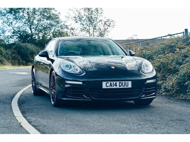 Porsche 3.0D V6 Hatchback 5dr Diesel TiptronicS Euro 5 (s/s) (300 ps)