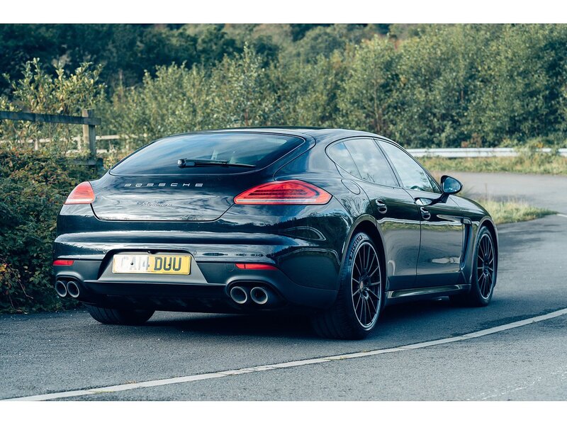Porsche 3.0D V6 Hatchback 5dr Diesel TiptronicS Euro 5 (s/s) (300 ps)