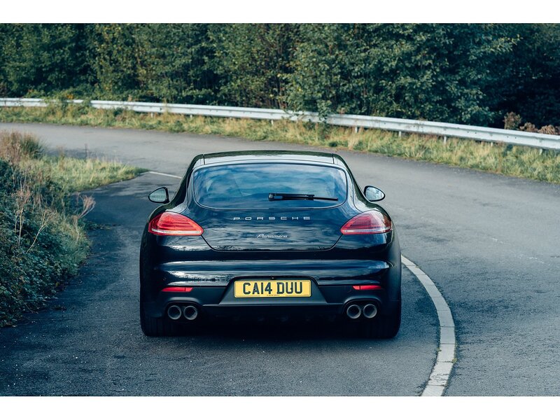 Porsche 3.0D V6 Hatchback 5dr Diesel TiptronicS Euro 5 (s/s) (300 ps)