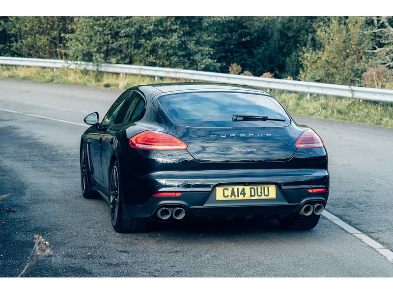 Porsche 3.0D V6 Hatchback 5dr Diesel TiptronicS Euro 5 (s/s) (300 ps)