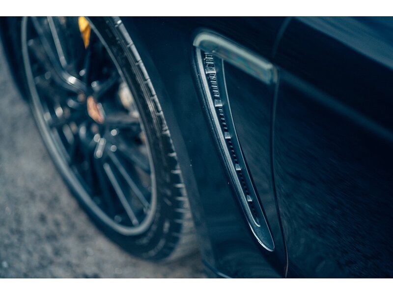 Porsche 3.0D V6 Hatchback 5dr Diesel TiptronicS Euro 5 (s/s) (300 ps)