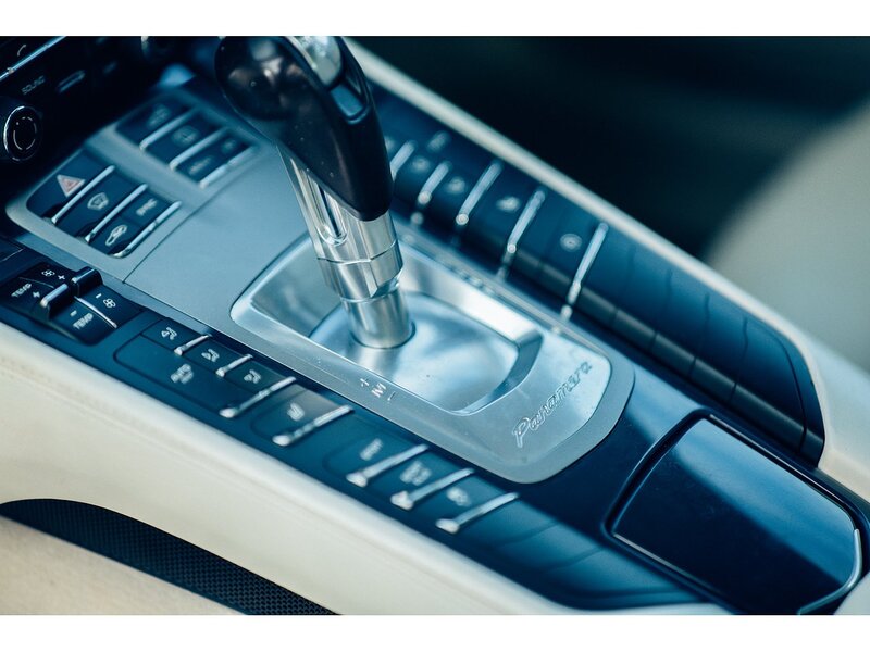 Porsche 3.0D V6 Hatchback 5dr Diesel TiptronicS Euro 5 (s/s) (300 ps)