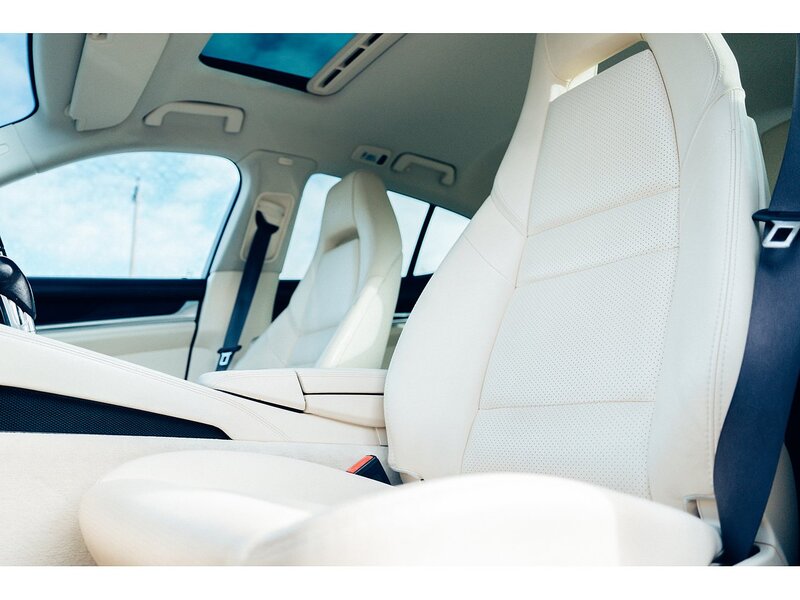 Porsche 3.0D V6 Hatchback 5dr Diesel TiptronicS Euro 5 (s/s) (300 ps)