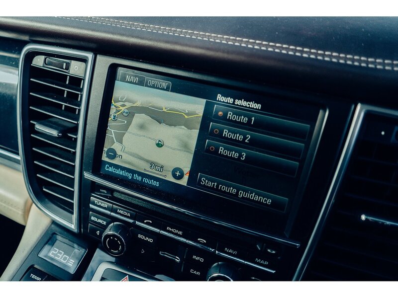 Porsche 3.0D V6 Hatchback 5dr Diesel TiptronicS Euro 5 (s/s) (300 ps)