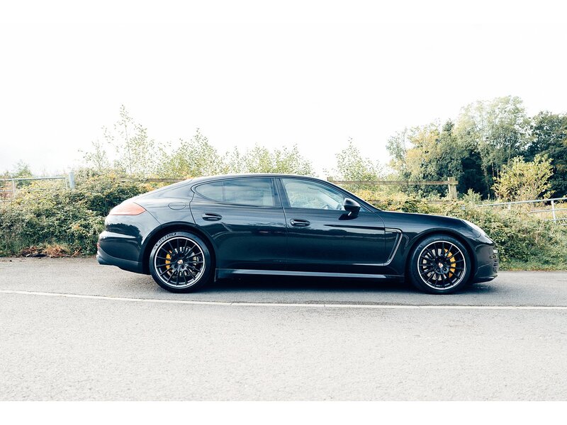 Porsche 3.0D V6 Hatchback 5dr Diesel TiptronicS Euro 5 (s/s) (300 ps)