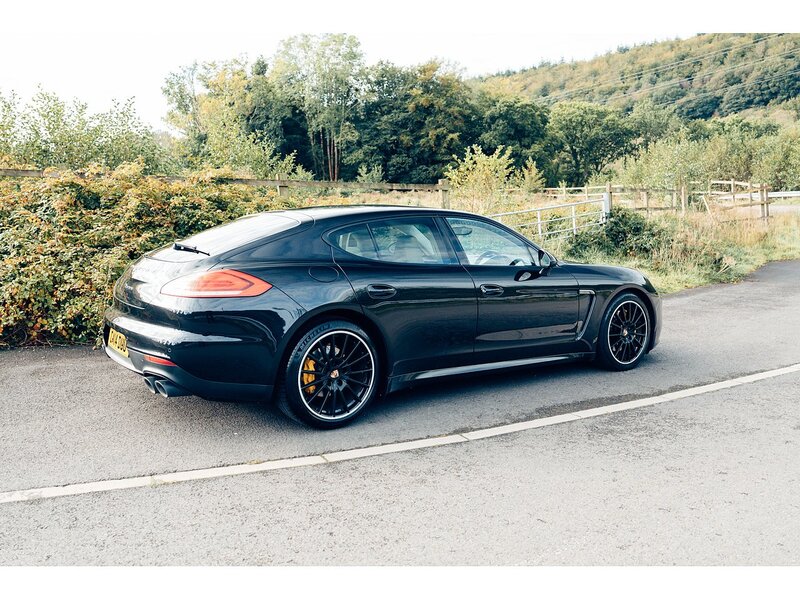 Porsche 3.0D V6 Hatchback 5dr Diesel TiptronicS Euro 5 (s/s) (300 ps)