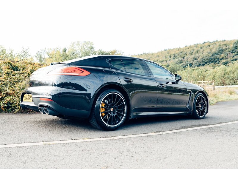 Porsche 3.0D V6 Hatchback 5dr Diesel TiptronicS Euro 5 (s/s) (300 ps)