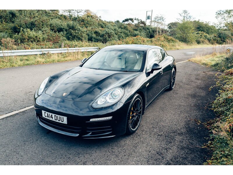 Porsche 3.0D V6 Hatchback 5dr Diesel TiptronicS Euro 5 (s/s) (300 ps)