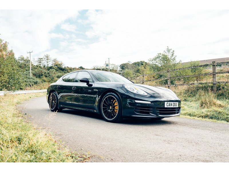 Porsche 3.0D V6 Hatchback 5dr Diesel TiptronicS Euro 5 (s/s) (300 ps)