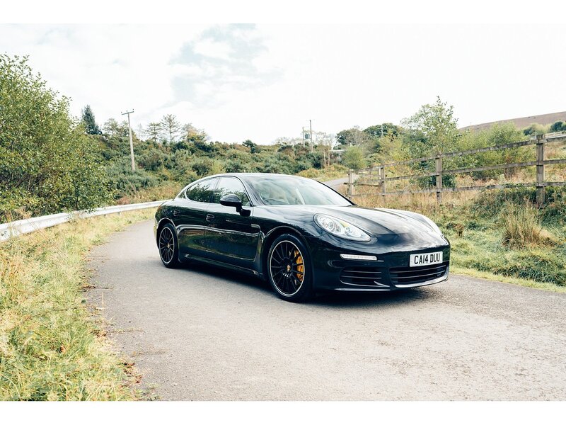 Porsche 3.0D V6 Hatchback 5dr Diesel TiptronicS Euro 5 (s/s) (300 ps)