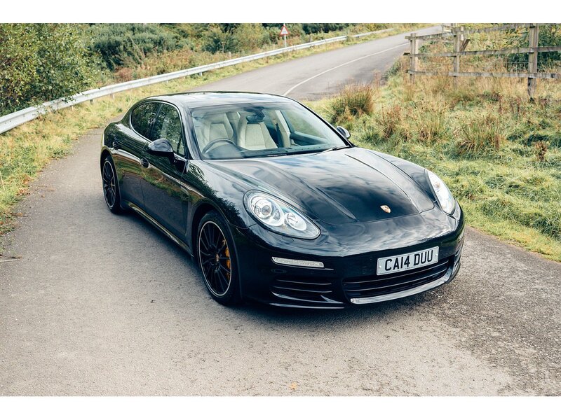 Porsche 3.0D V6 Hatchback 5dr Diesel TiptronicS Euro 5 (s/s) (300 ps)