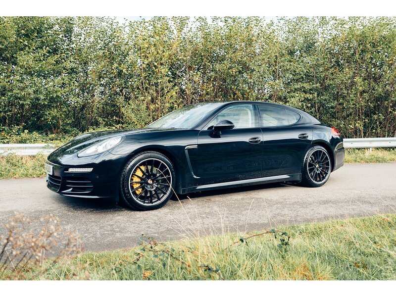 Porsche 3.0D V6 Hatchback 5dr Diesel TiptronicS Euro 5 (s/s) (300 ps)