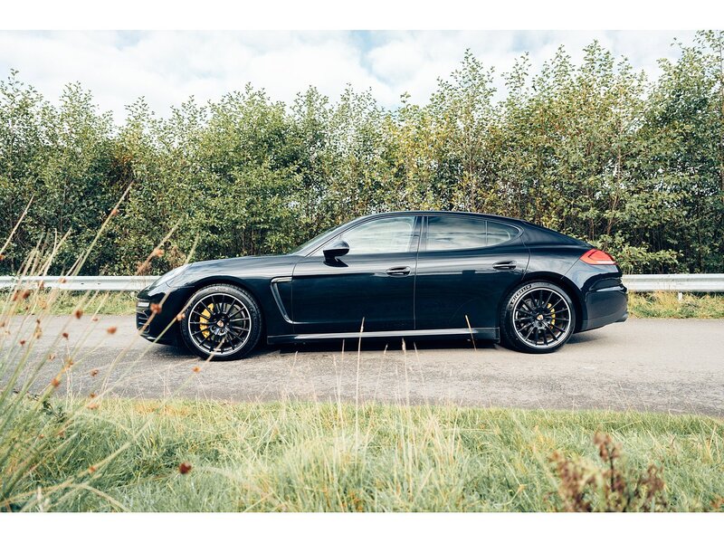 Porsche 3.0D V6 Hatchback 5dr Diesel TiptronicS Euro 5 (s/s) (300 ps)