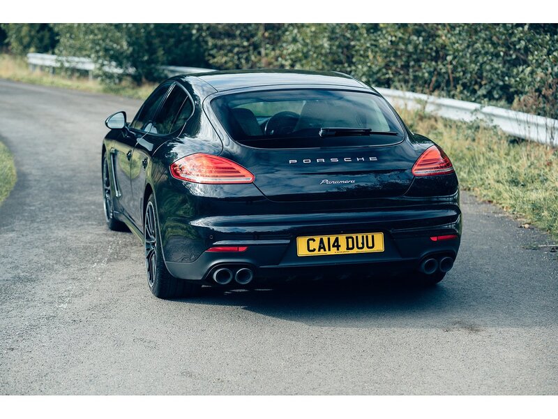 Porsche 3.0D V6 Hatchback 5dr Diesel TiptronicS Euro 5 (s/s) (300 ps)