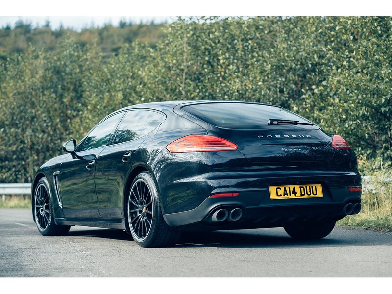 Porsche 3.0D V6 Hatchback 5dr Diesel TiptronicS Euro 5 (s/s) (300 ps)