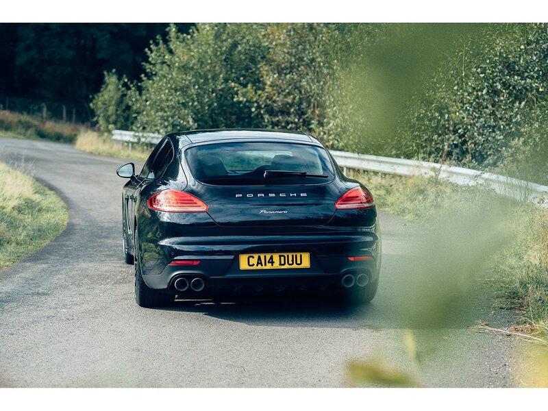 Porsche 3.0D V6 Hatchback 5dr Diesel TiptronicS Euro 5 (s/s) (300 ps)