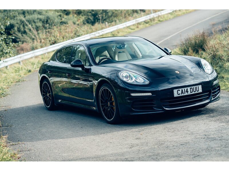 Porsche 3.0D V6 Hatchback 5dr Diesel TiptronicS Euro 5 (s/s) (300 ps)