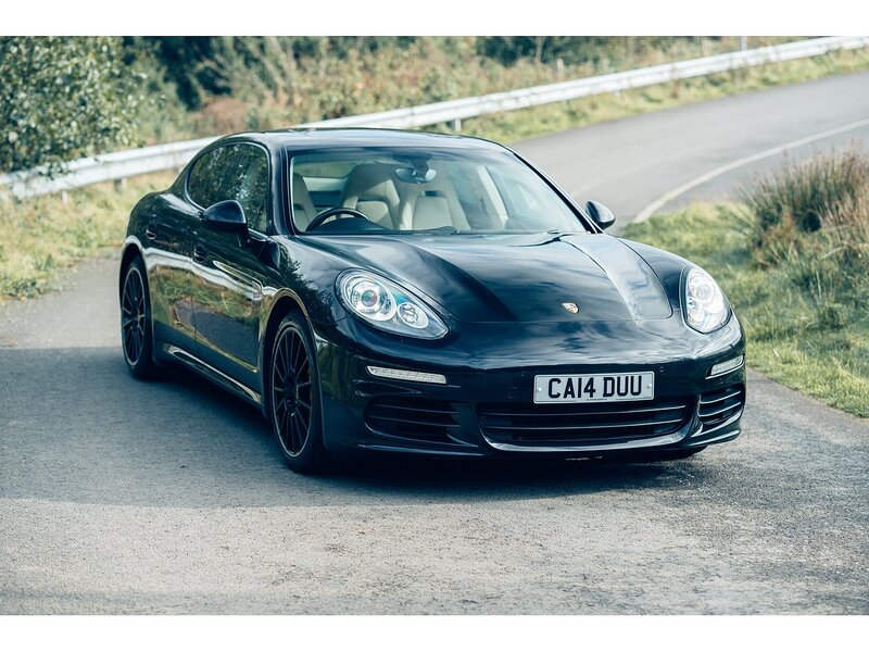 Porsche 3.0D V6 Hatchback 5dr Diesel TiptronicS Euro 5 (s/s) (300 ps)