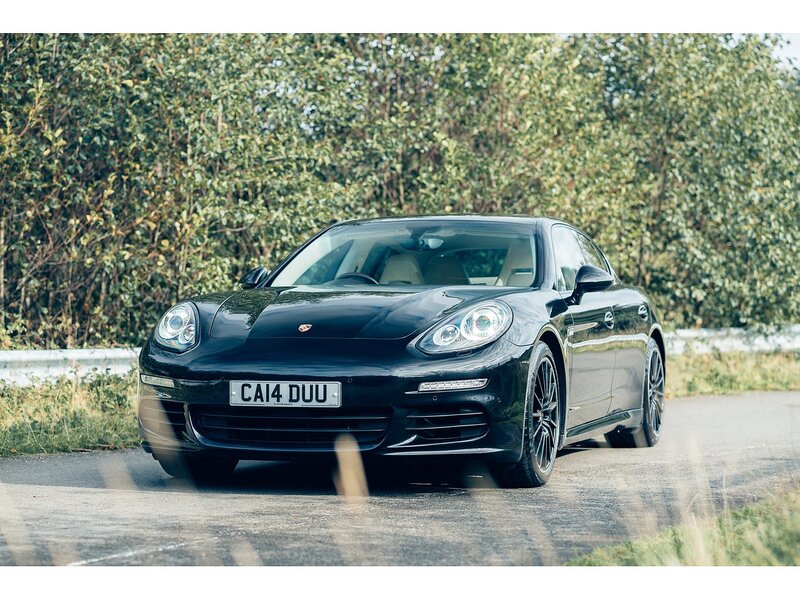 Porsche 3.0D V6 Hatchback 5dr Diesel TiptronicS Euro 5 (s/s) (300 ps)