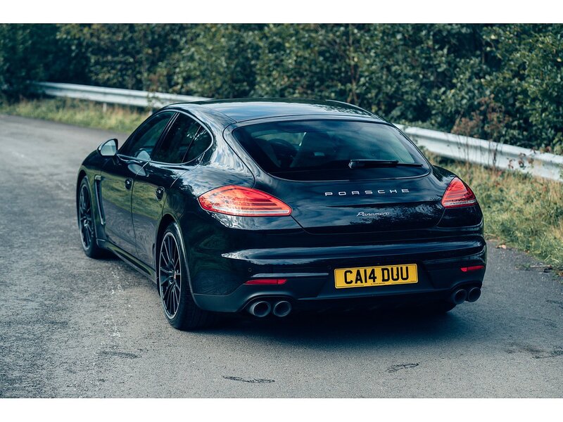 Porsche 3.0D V6 Hatchback 5dr Diesel TiptronicS Euro 5 (s/s) (300 ps)