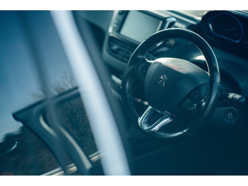 Peugeot 1.2 PureTech Allure SUV 5dr Petrol Manual Euro 6 (s/s) (130 ps)