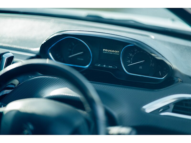 Peugeot 1.2 PureTech Allure SUV 5dr Petrol Manual Euro 6 (s/s) (130 ps)