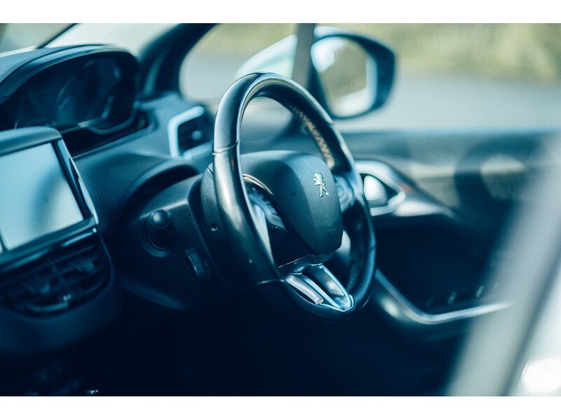 Peugeot 1.2 PureTech Allure SUV 5dr Petrol Manual Euro 6 (s/s) (130 ps)